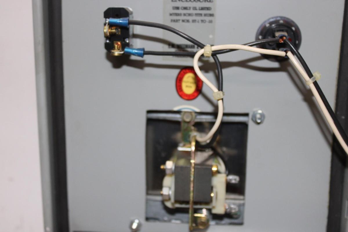 Used FEDERAL SIGNAL VIBRATONE HORN ENCLOSED ALARM SYSTEM 350 120 VOLT 0.18 AMP