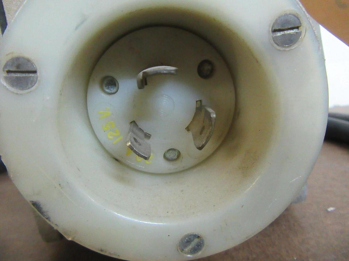 Used CIRCLE - D HEAVY DUTY ALUMINUM 120 V 3 W TWIST - LOCK ELECTRICAL CORD SPLITTER