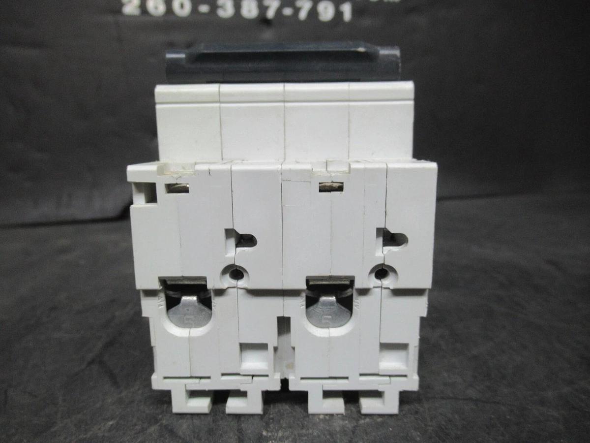 Used MERLIN GERIN THREE POLE BREAKER 27170 MULTI 9 NC100H 32A-TYPE C 480 VAC