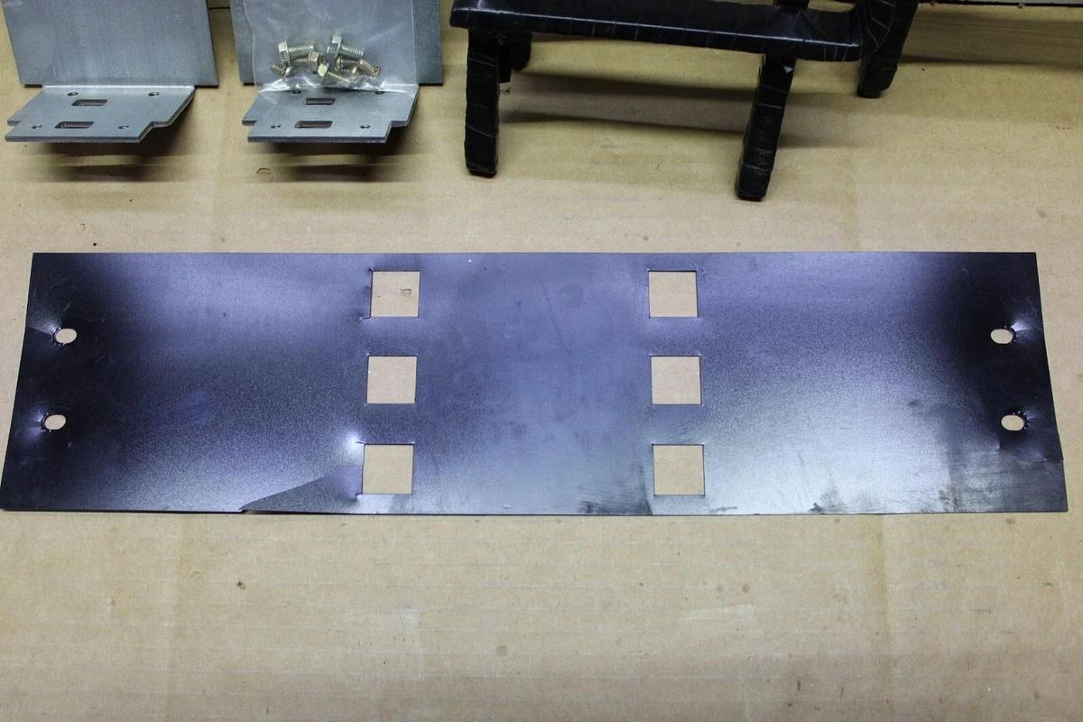 Used SIEMENS CIRCUIT BREAKER MOUNTING KIT FOR FBN BREAKERS