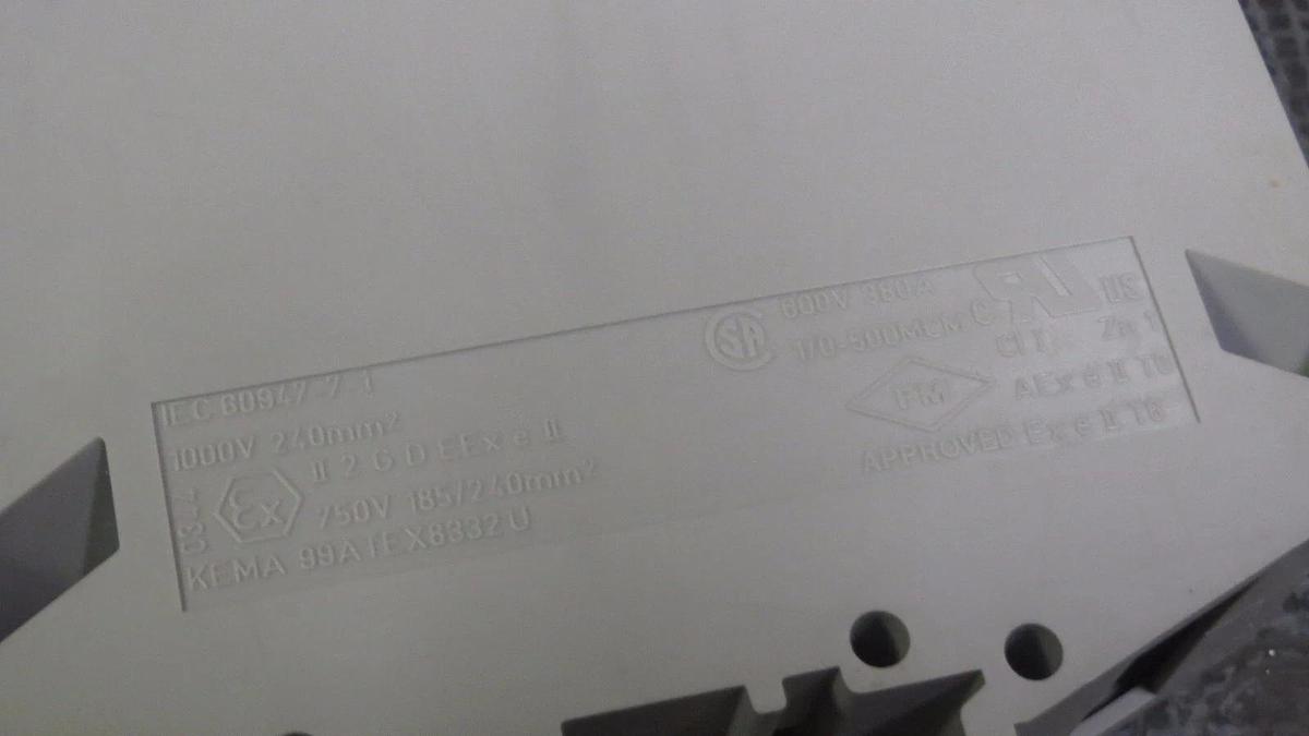 Used PHOENIX CONTACT TERMINAL BLOCK 1000V // 380 AMP 600V MODEL: UKH240