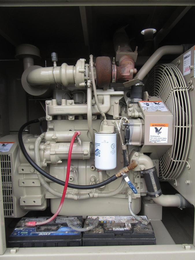 Used 50 KW DIESEL GENERATOR CUMMINS 120/240V B3.9-G1 RECONNECTABLE VIDEO ENCLOSED