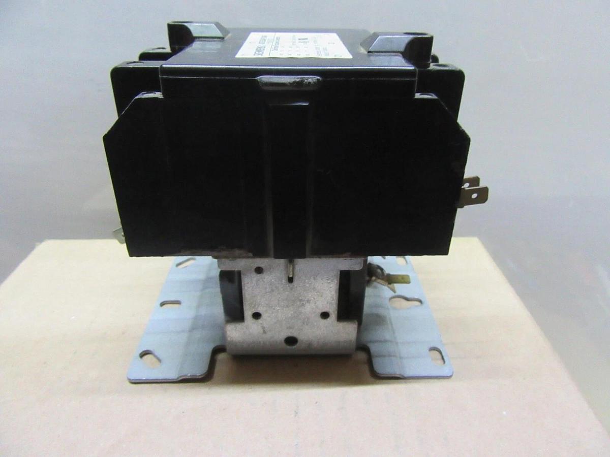 Used SIEMENS CONTACTOR 42FE35AF306R HN53CC024 75 AMP 600 VAC COIL: 110/120 VOLT