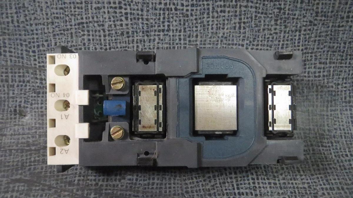 Used TELEMECANIQUE SQUARE D CONTACTOR 175 AMP 600V 3 PHASE 110V COIL MODEL: LC1 F115
