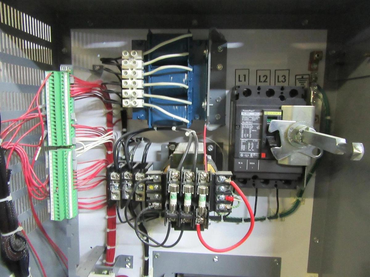 Used SQUARE D M-FLEX VARIABLE SPEED DRIVE MFDFG4VY ATV61HU30N4 5 HP 4 KW 460 VOLT