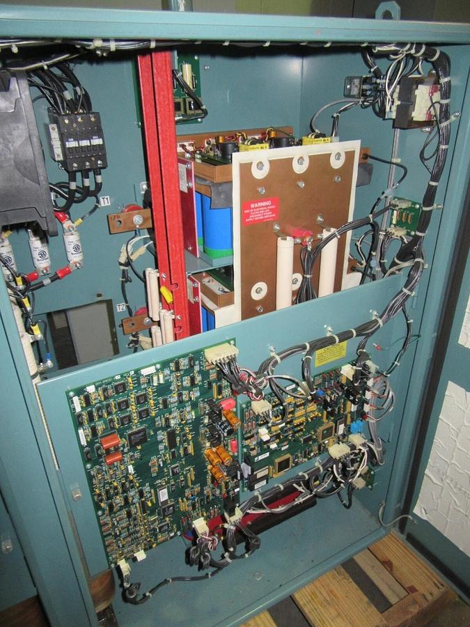 Used YORK / JOHNSON CONTROLS 351 HP VSD 371-017420-103 MO# TM351T B6F-46 390 A DRIVE