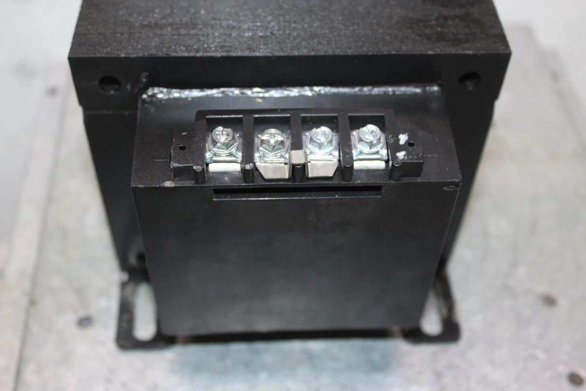 Used EATON TRANSFORMER C1000K2A 1 KVA 60 HZ B1K0-0448-3H INPUT: 240/480V OUTPUT: 120V