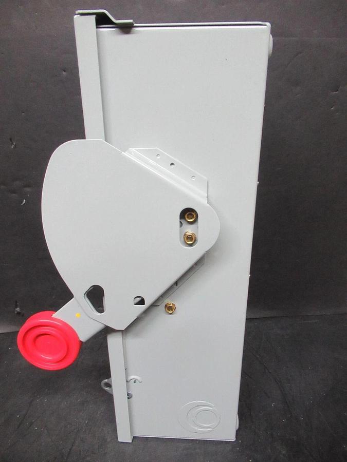 NEW IN BOX EATON HEAVY DUTY SAFETY SWITCH DH221FRK 30 AMP 240 VAC 2-POLE