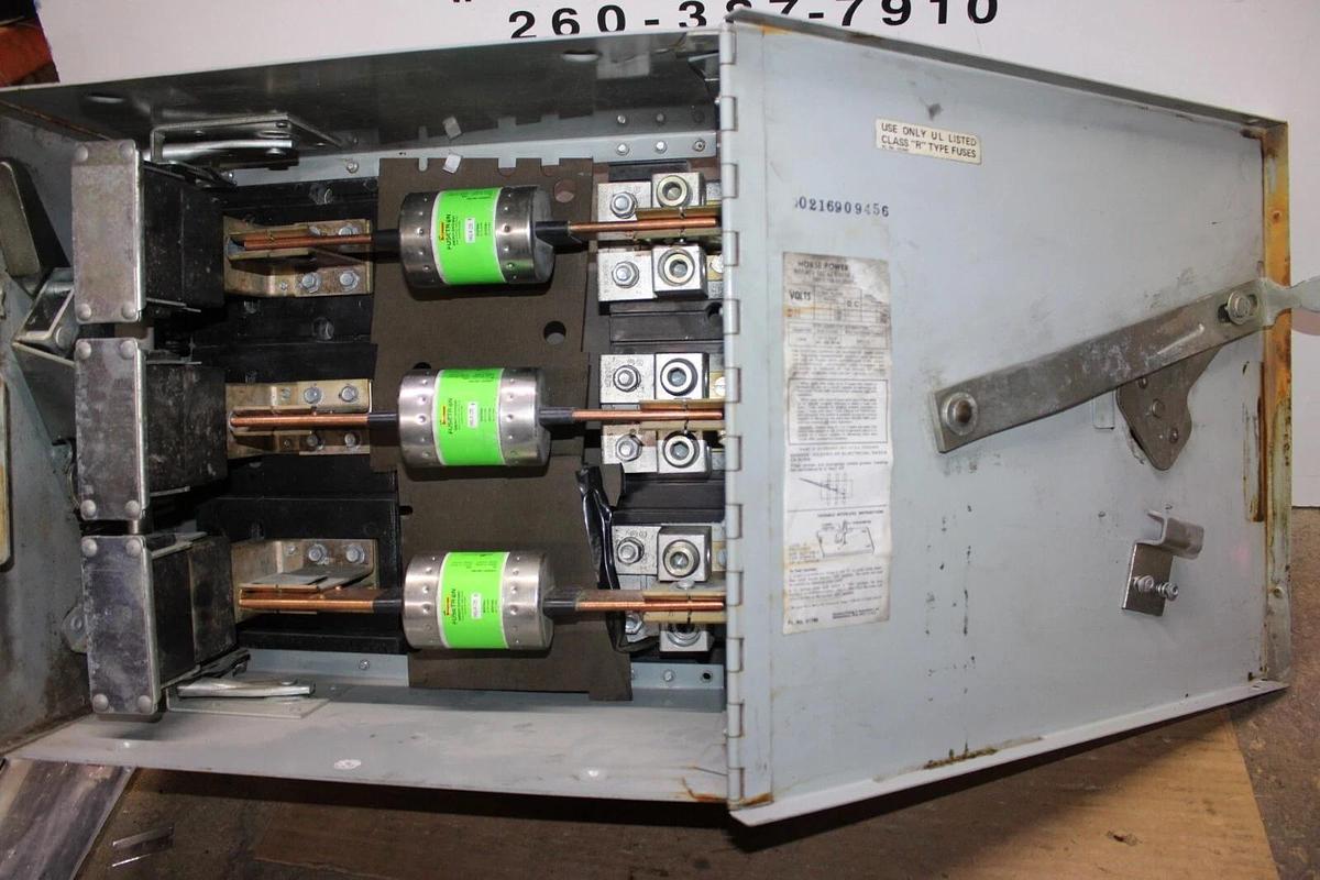 Used ITE VACU-BREAK PANELBOARD DISCONNECT SWITCH V7H3605 400 AMP 600 VAC 3-PHASE