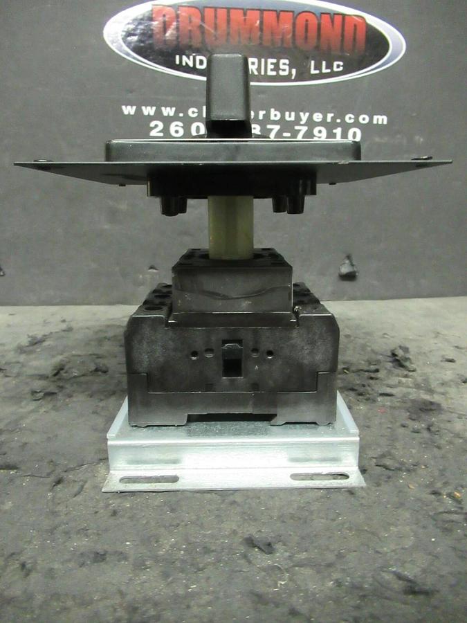 Used KLOCKNER MOELLER 60 AMP TWIST PANEL DISCONNECT SWITCH P3-63 40 HP @ 460 VAC 3 PH