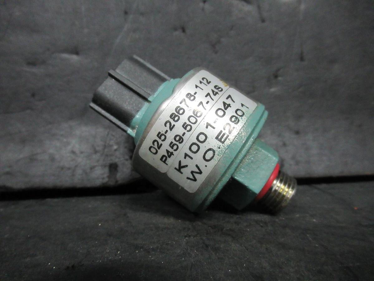 Used YORK DANFOSS PRESSURE TRANSDUCER 025-28678-112 P459-5067-74S *NO RATING*