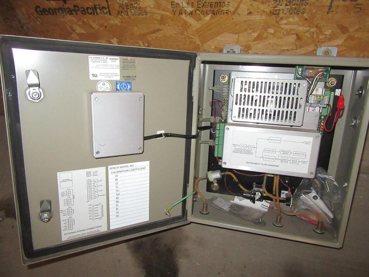 Used TRANE CHILLER REFRIGERANT MONITOR RMWD2100CA0 240VAC 1PHASE FOR 80W 15A