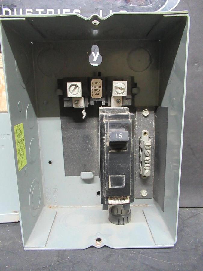 Used GENERAL ELECTRIC LOAD CENTER TL240S 40 AMP 240 VAC W/ 15 AMP BREAKER