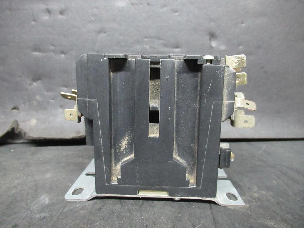 Used FURNAS CONTACTOR 42BF35AJASI 30 AMP 600 VAC 3-POLE 3-PHASE 15 HP 24 V COIL