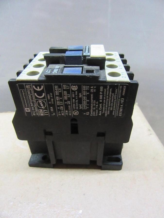 Used TELEMICANIQUE CONTACTOR LC1-D09-12 600 VOLT 20 AMP 7.5 HP COIL: 24 VOLT