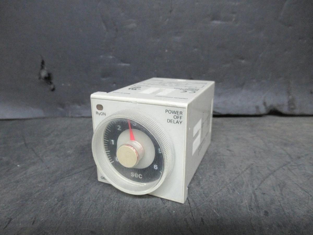 Used OMRON TIMER H3CR-H8L 200-240 VAC 5 AMP 0.6-12 SECOND **WARRANTY INCLUDED**
