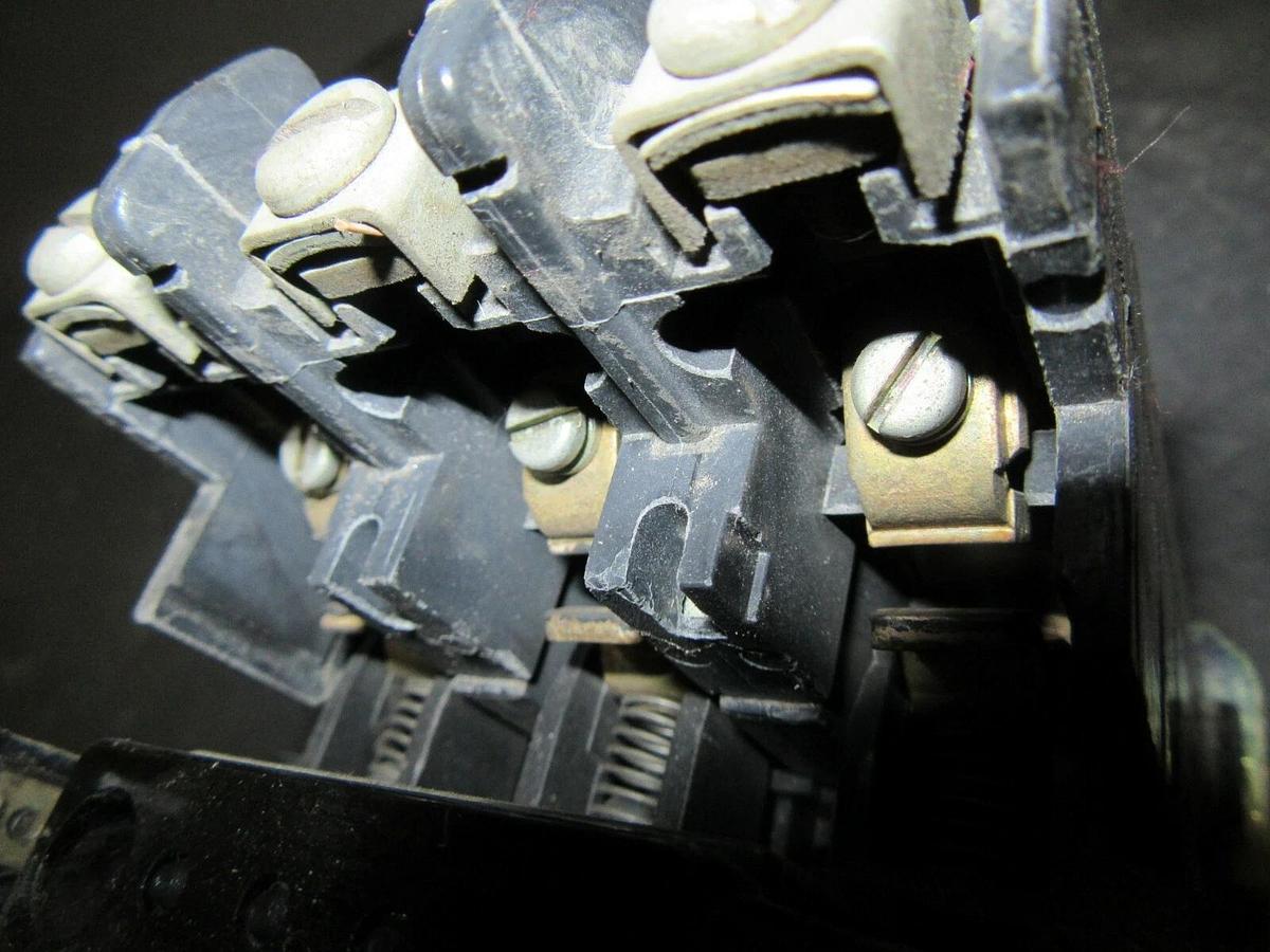 Used ALLEN BRADLEY STARTER 509-BOD SER. B 600 V 10 HP NEMA: 1 W/ 42185-800-01