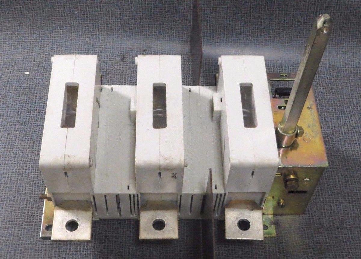Used ABB GENERAL PURPOSE SWITCH 600 AMP 600 VAC 3 PHASE 500 HP MODEL OETL-NF600A
