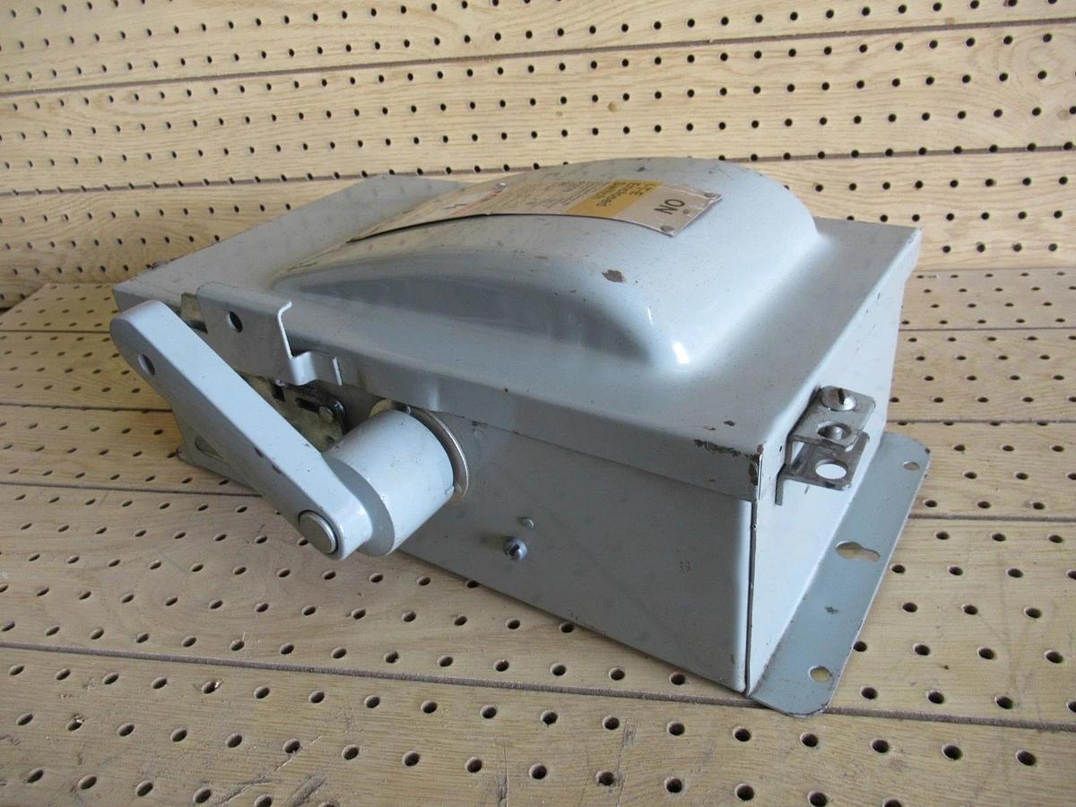 Used ITE DISCONNECT SAFETY SWITCH F321H 240VAC 7.5HP 30A TYPE 12 **WARRANTY**