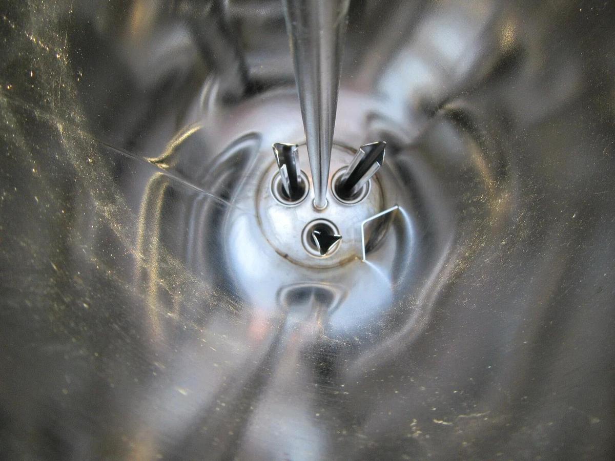 (1) 316 STAINLESS STEEL GLOBAL FILTER MULTI CARTRIDGE VESSEL GTCH3 1-1/2" FNPT