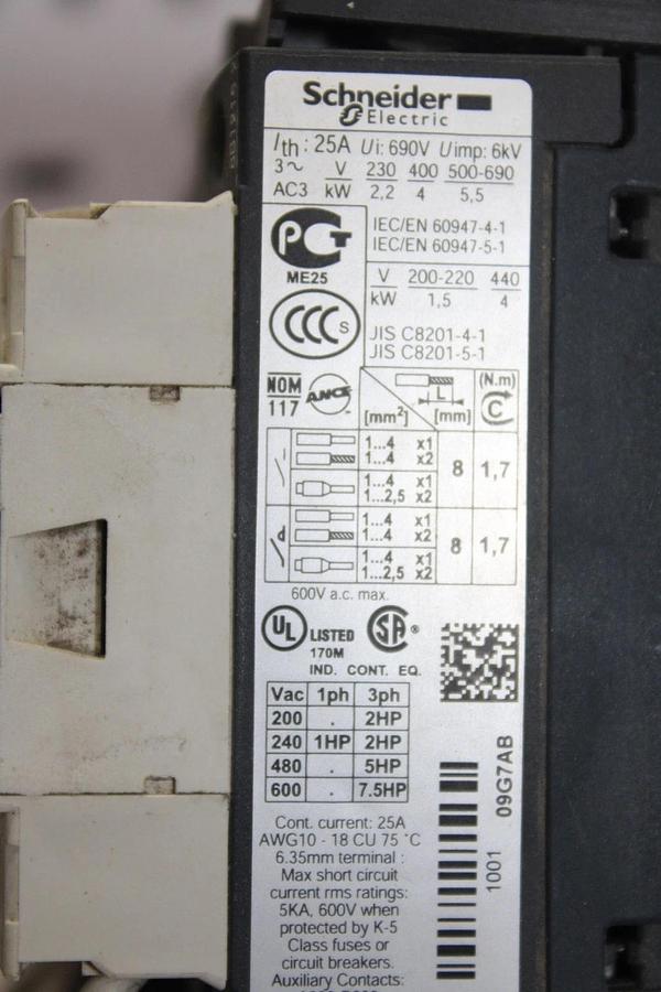 Used SCHNEIDER REVERSING STARTER LC1D09 600V 25A 7.5HP 3-PHASE 3-POLE W/ LRD08