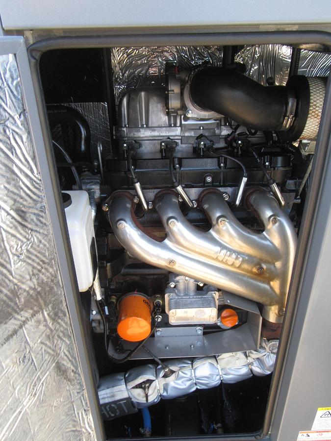 NEW 48 KW GENERATOR NATURAL GAS GENERAC 120/240V  SOUND ENCLOSED VIDEO 50 KW
