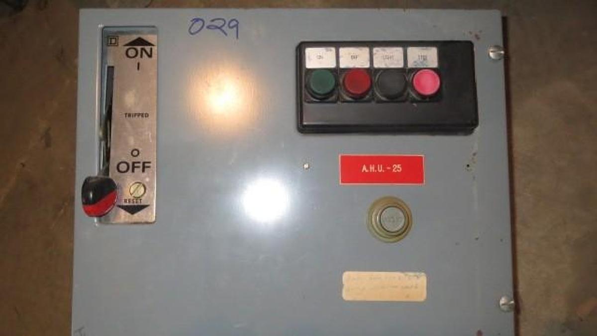 Used SQUARE D 15 AMP MOTOR CONTROL BUCKET MODEL 5 NEMA SIZE 1 STARTER