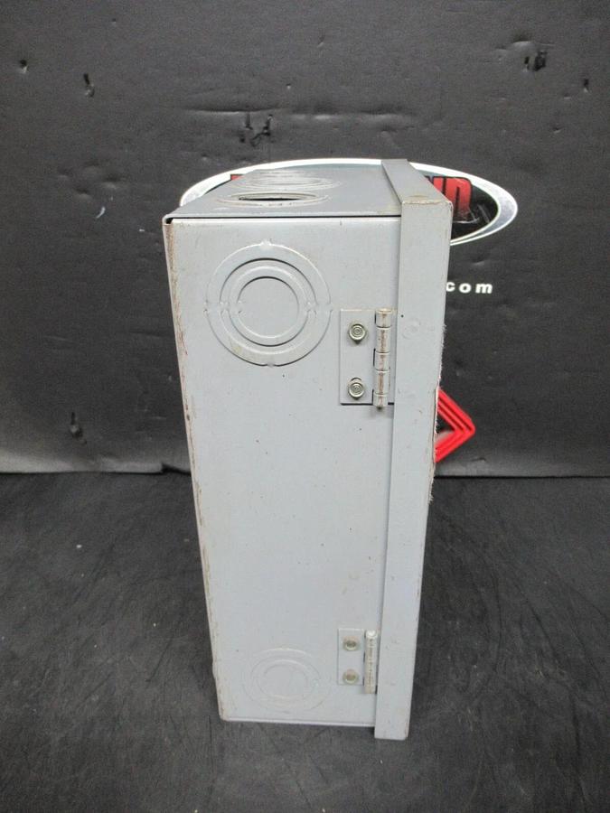 Used GE SAFETY DISCONNECT THN3361 ENCL. TYPE 1 30 AMP 600 VAC 30 HP 3-PHASE 3-POLE