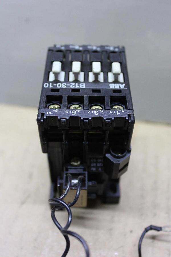 Used ABB CONTACTOR B12-30-10 20-28 AMP 600 VAC 10 HP 5.5 kW 3-POLE 3-PHASE COIL: 120V