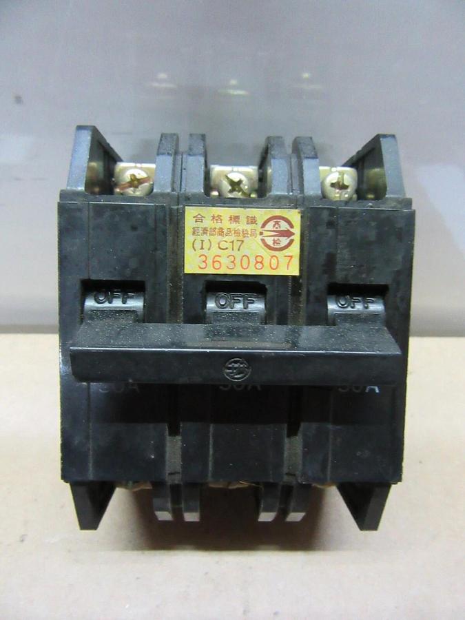 Used IM MOLDED CASE CIRCUIT BREAKER BH-50AF 220 VOLT 30 AMP 3-POLE 50/60 HZ