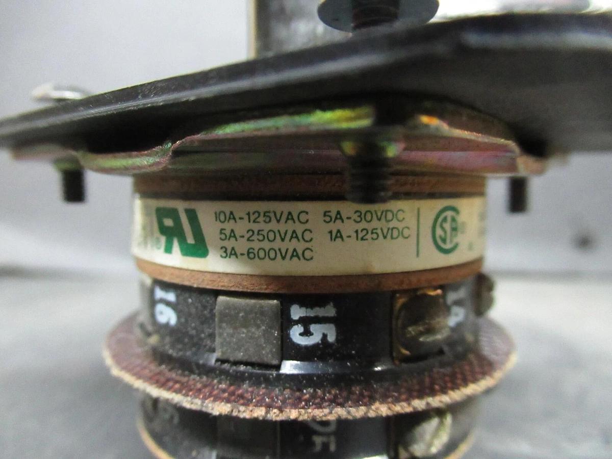 Used ELECTROSWITCH SERIES 31 CONTROL SWITCH 3104C 3-PHASE 125-600 VAC 10-3 AMP