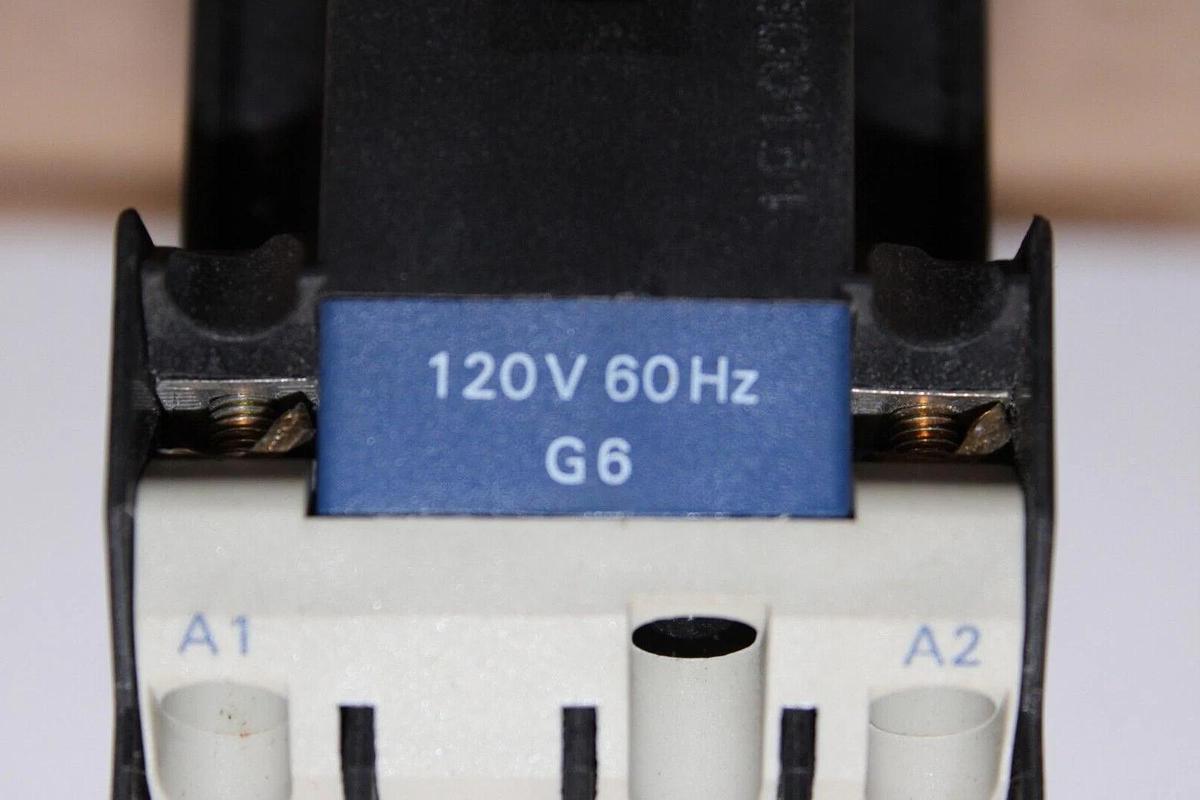 Used TELEMECANIQUE CONTACTOR CA2-DN22 600 VAC 10 AMP COIL: 120V **WARRANTY**