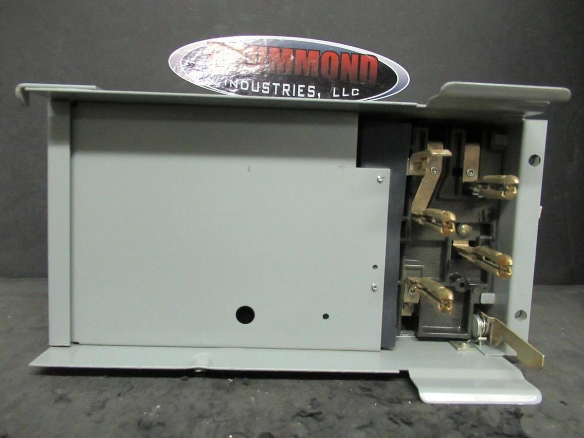 Used SIEMENS ITE BUS PLUG XQ45RG XQ45RGIG 50 AMP 240V 3P4W+GROUND XJ-L 30 AMP BREAKER