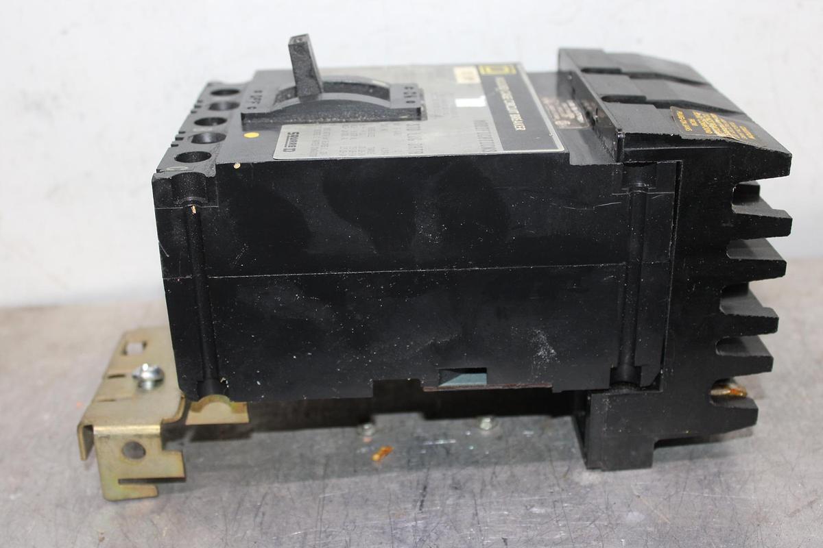 Used SQUARE D I-LINE HCM PANELBOARD 800 AMP 600 VAC TYPE 1 3-PHASE HC3723B