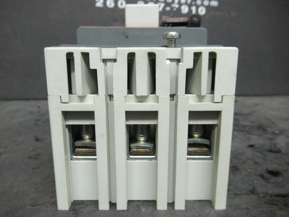 Used ABB BREAKER TMAX T1N 15 AMP 240/480/600 VAC 500 VDC  3 POLE * WARRANTY *
