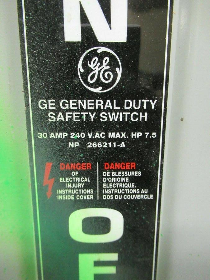 Used GE ENCLOSED SAFETY SWITCH TG4321 240 VAC 7.5 HP 30 AMP ENCLOSURE NEMA TYPE 1