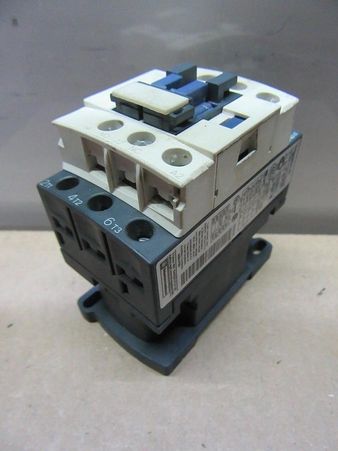 Used TELEMECANIQUE CONTACTOR LC1-D12 600 VOLT 25 AMP 10 HP COIL: 24 VOLT