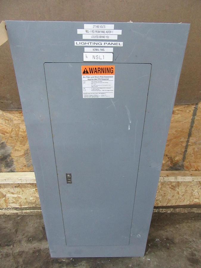Used 100 AMP SQUARE D EDB / NF PANELBOARD PANEL MAIN LUG MLO 3 PH 4 W 600 / 480 V E1