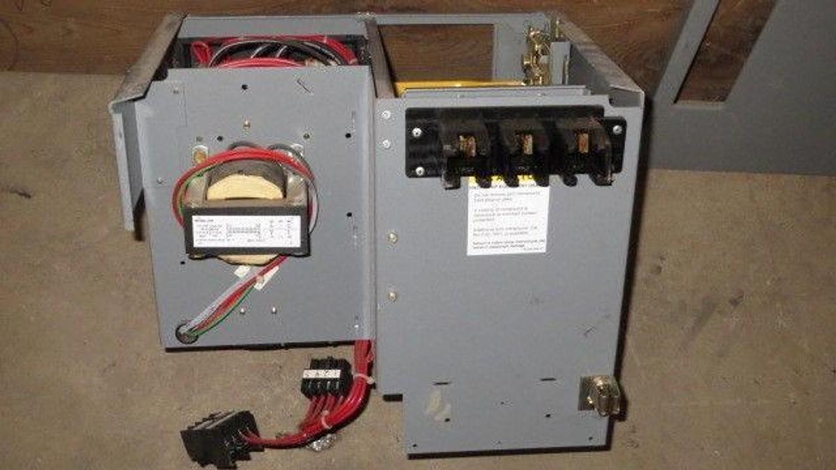 Used SQUARE D 12" MCC BUCKET 7 AMP FHP BREAKER 480 VAC W/ NEMA SIZE 1 STARTER