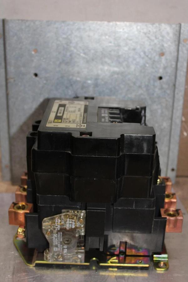 Used SQUARE D CONTACTOR 8502SF02 NEMA SIZE 4 600 VAC 100 HP COIL: 120 VOLT