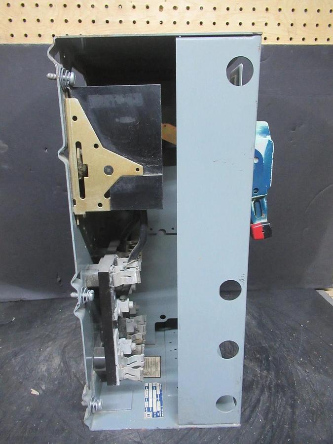 Used SQUARE D MCC MOTOR CONTROL DUAL FEEDER 17" MODEL 4 NO FUSES WITH DISCONNECTS