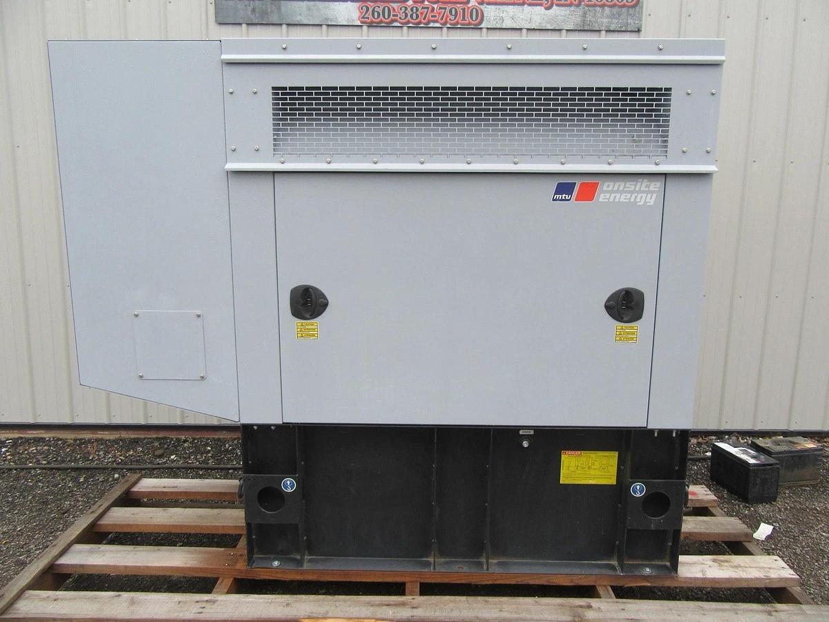 Used 20 KW DIESEL GENERATOR ISUZU MTU 2016 115 HRS 120/240 VOLT 1 PH SOUND ENCLOSED