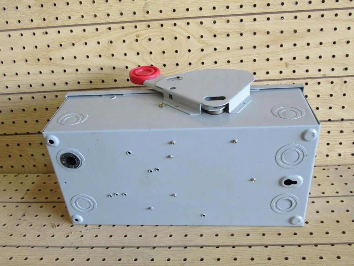 Used CUTLER HAMMER DISCONNECT DH261UGK 30A 600VAC/DC 2-POLE **WARRANTY INCLUDED**