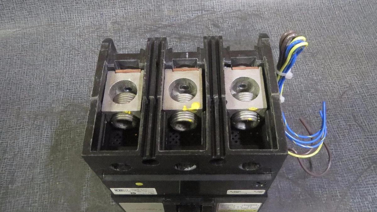 Used SQUARE D CIRCUIT BREAKER 225 AMP 600 VAC 500 VDC 3 POLE MODEL: KHL3622522DC1625
