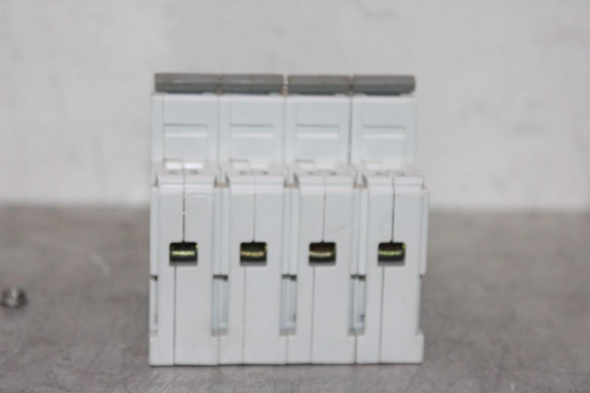 Used ALLEN BRADLEY CIRCUIT BREAKER 1492-CB3 1492-ACB 480/277 VAC 30 AMP 4-POLE