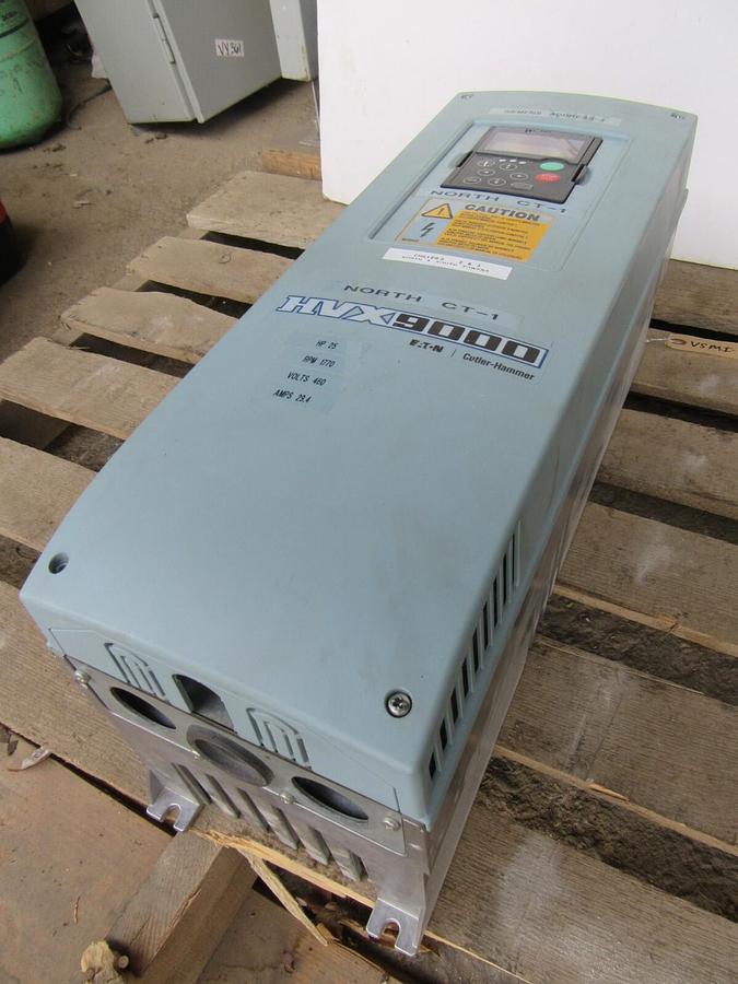 Used 25 HP EATON / CUTLER HAMMER VARIABLE SPEED DRIVE 480 VAC 3 PH 38 AMP HVX025A1