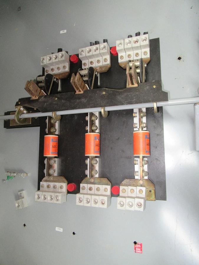 Used GE 1200 AMP HEAVY DUTY FUSIBLE SAFETY SWITCH 600 / 480 VAC CAT# TC72368R NEMA 3R