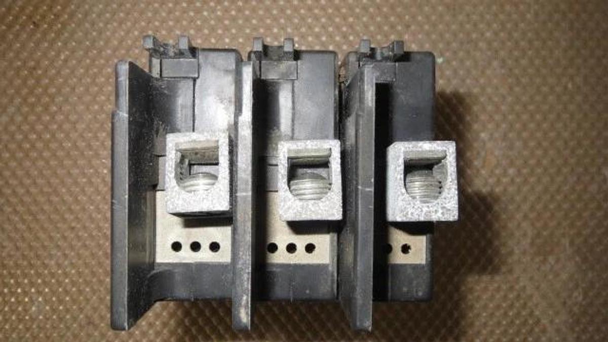 Used 80 AMP BREAKER AIRPAX BREAKER -- F.L. AMPS 80 -- 480 VAC -- 3 POLE
