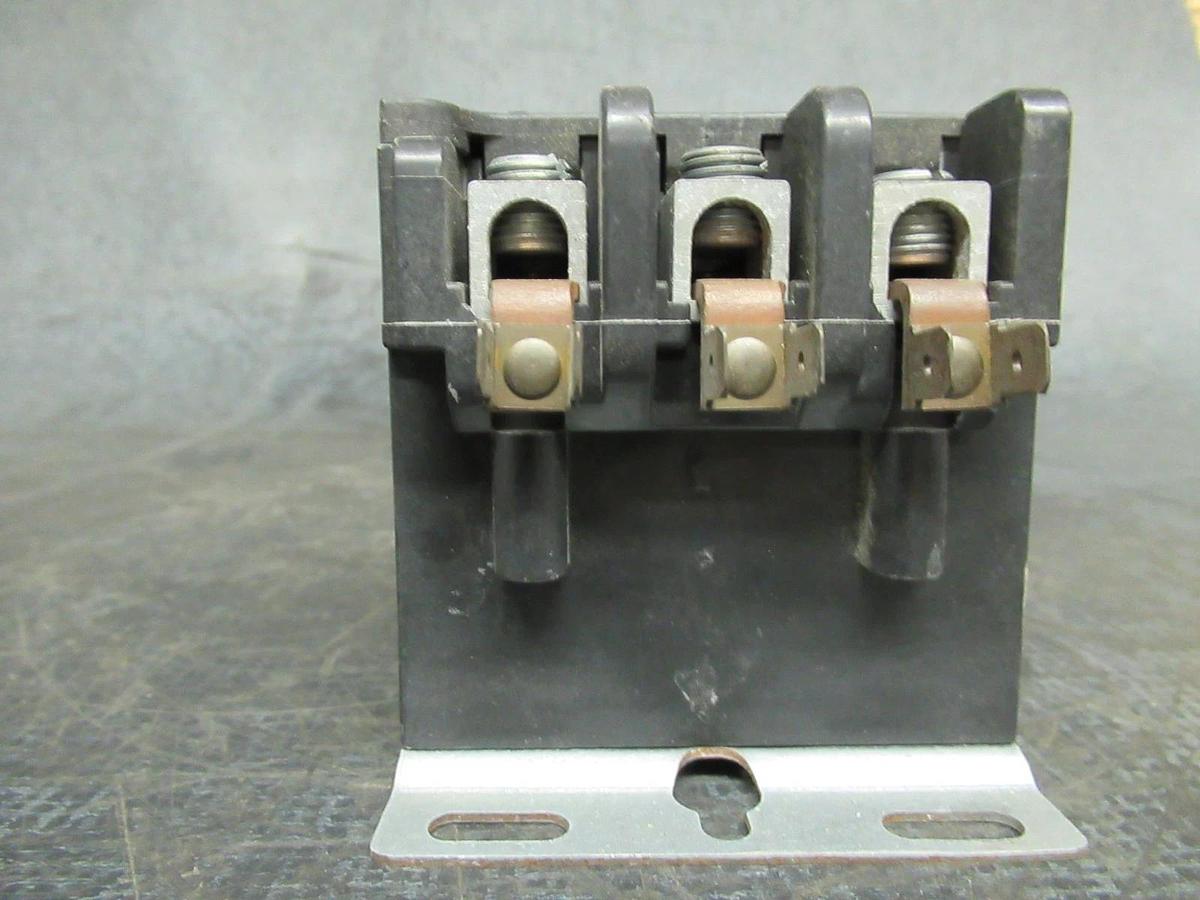 Used SIEMENS CONTACTOR 42EF35AFAIM 600V 60A 75A/RES 30HP 3-POLE 3-PHASE COIL: 120V