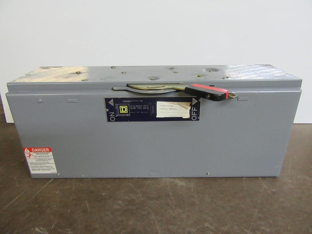 Used SQUARE D QMB SAFETY DISCONNECT SWITCH QMB324W 200 AMP 240 VAC 3-POLE TYPE 1 ENCL